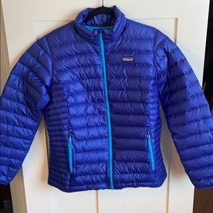 Like new women’s Patagonia down puffer, size L.